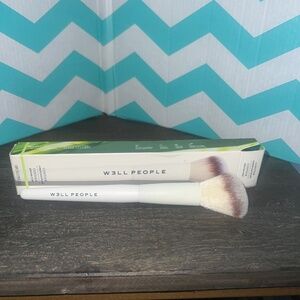 Well People NEW Angled Contour Brush